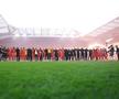 Imagini antologice de la petrecerea de titlu a lui Liverpool » Arne Slot, dedicație specială pentru Jurgen Klopp