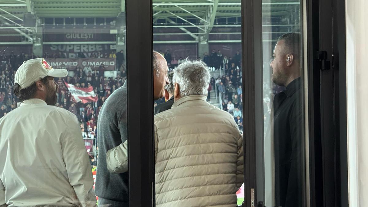 Tribună oficială înțesată de VIP-uri la Rapid - FCSB » Șucu și Angelescu au venit alături de soții