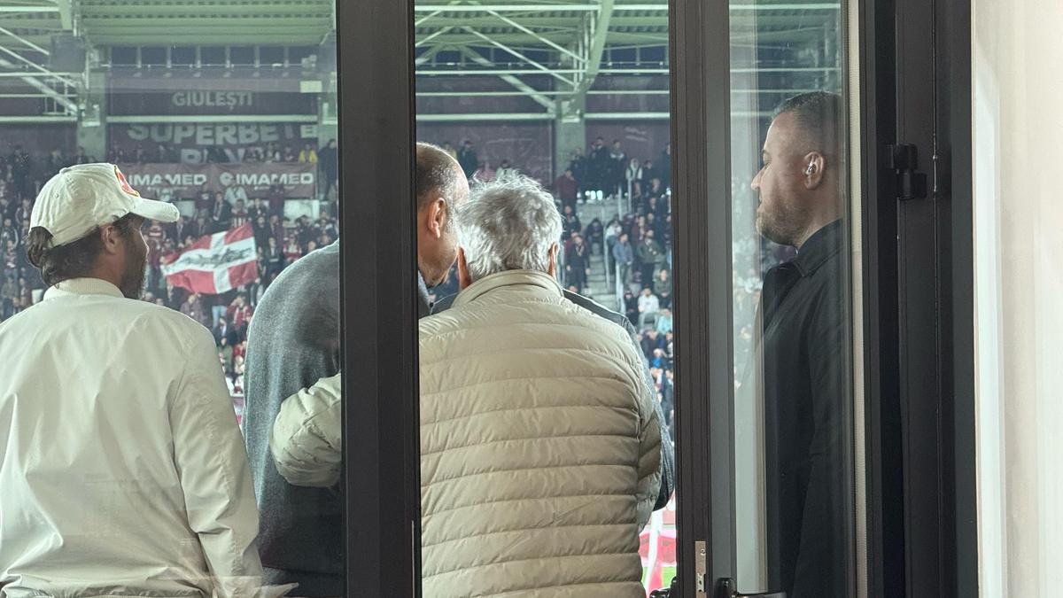 VIP-uri la Rapid - FCSB » Șucu și Angelescu au fost însoțiti de soții