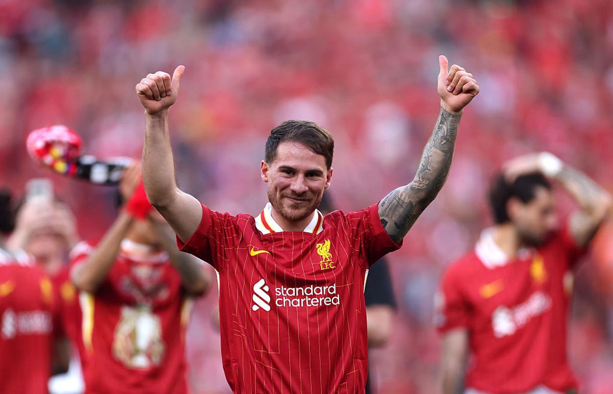Imagini antologice de la petrecerea de titlu a lui Liverpool » Arne Slot, dedicație specială pentru Jurgen Klopp