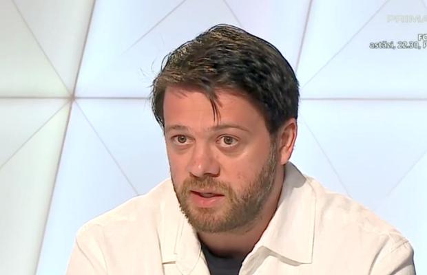 Victor Angelescu a vorbit în direct despre noul transfer de la Rapid: „Pancu a zis că e în top 3 cei mai buni din țară” » Contrat imediat de Panduru: „Mă îndoiesc. E rezervă!”