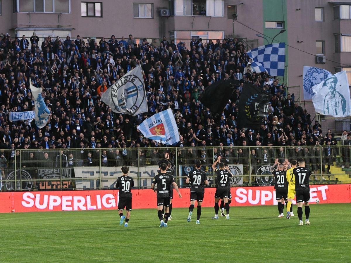 Jucătorii lui FC Argeș explică decăderea: „Am vorbit puțin în vestiar, băieții erau apăsați, cu moralul la pământ”