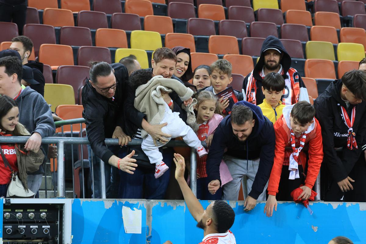 Imagini de la finalul meciului Dinamo - Rapid