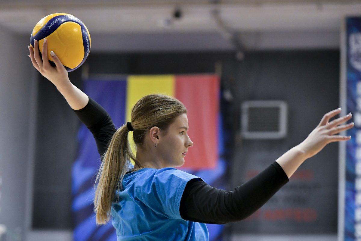 Elena Catrin Ștefanov - volei CSM București