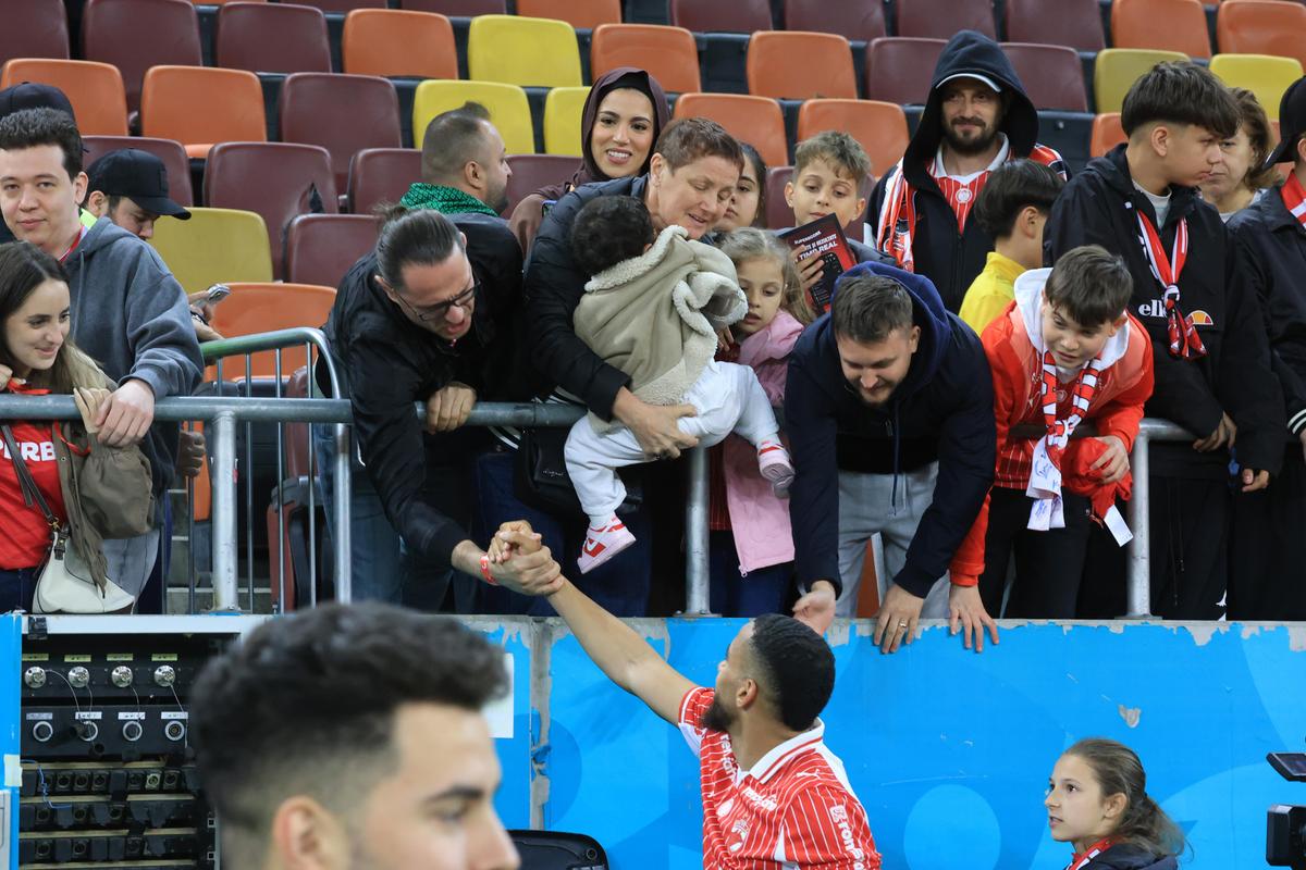 Imagini de la finalul meciului Dinamo - Rapid