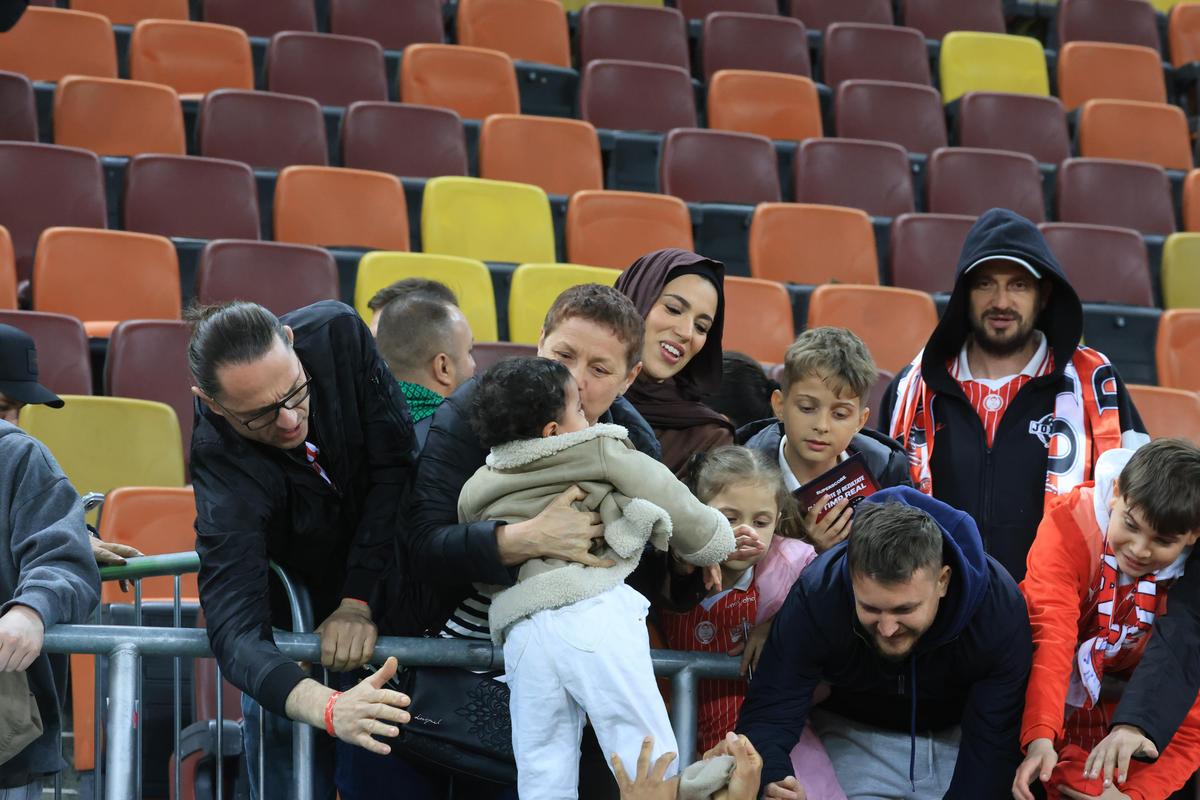 Imagini de la finalul meciului Dinamo - Rapid