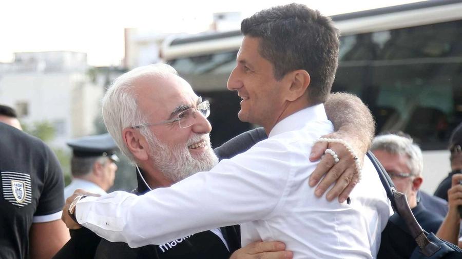 Ivan Savvidis și Răzvan Lucescu, în 2024, la sărbătoarea ultimului titlu câștigat de PAOK Întâlnire Ivan Savvidis - Răzvan Lucescu, imediat după ce PAOK a ratat obiectivul