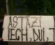 Se putea și mai rău! Bannerele rasiste ale dinamoviștilor interzise la derby