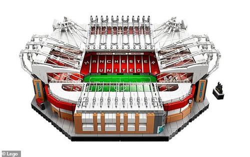 Așa arată reproducerea în miniatură a lui Old Trafford
