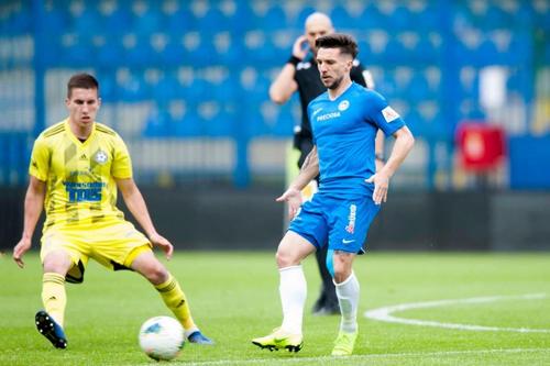 Alex Băluță (albastru) // sursă foto: Facebook @ Slovan Liberec