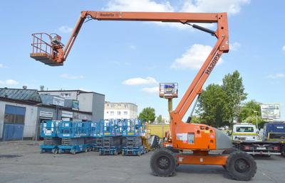 Cauți o companie care oferă închirieri utilaje de construcții?