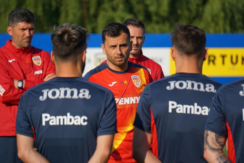 Reprezentativa U23, cea care va reprezenta România la Jocurile Olimpice de la Tokyo, s-a reunit astăzi, în formulă restrânsă, sub comanda lui Nicolae Dică. 

FOTO: FRF