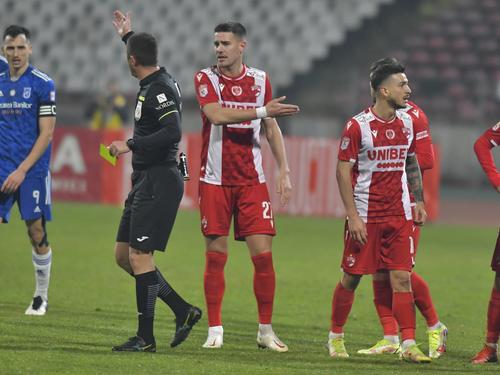 Meciul decisiv dintre Dinamo și Universitatea Cluj va fi condus de arbitrul Adrian Cojocaru (42 de ani).