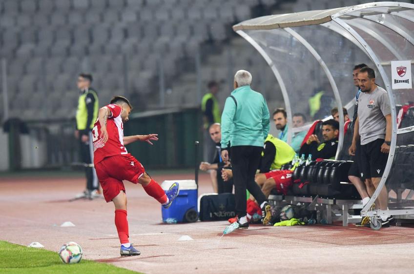 Alexandru Boc (75 de ani), fost fundaș al lui Dinamo și vicepreședinte al LPF, spune că retrogradarea ar fi echivalentă cu retrogradarea pentru formația antrenată de Dusan Uhrin (54 de ani).