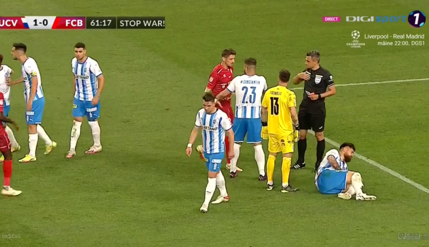 CSU Craiova - FC Botoșani | Mihai Roman II, atacantul moldovenilor, a fost eliminat în minutul 63, la 1-0 pentru olteni, după ce l-a lovit pe Paul Papp.