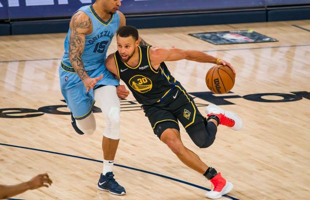 Golden State Warriors s-a calificat în finala NBA » Performanță fabuloasă reușită de formația din California