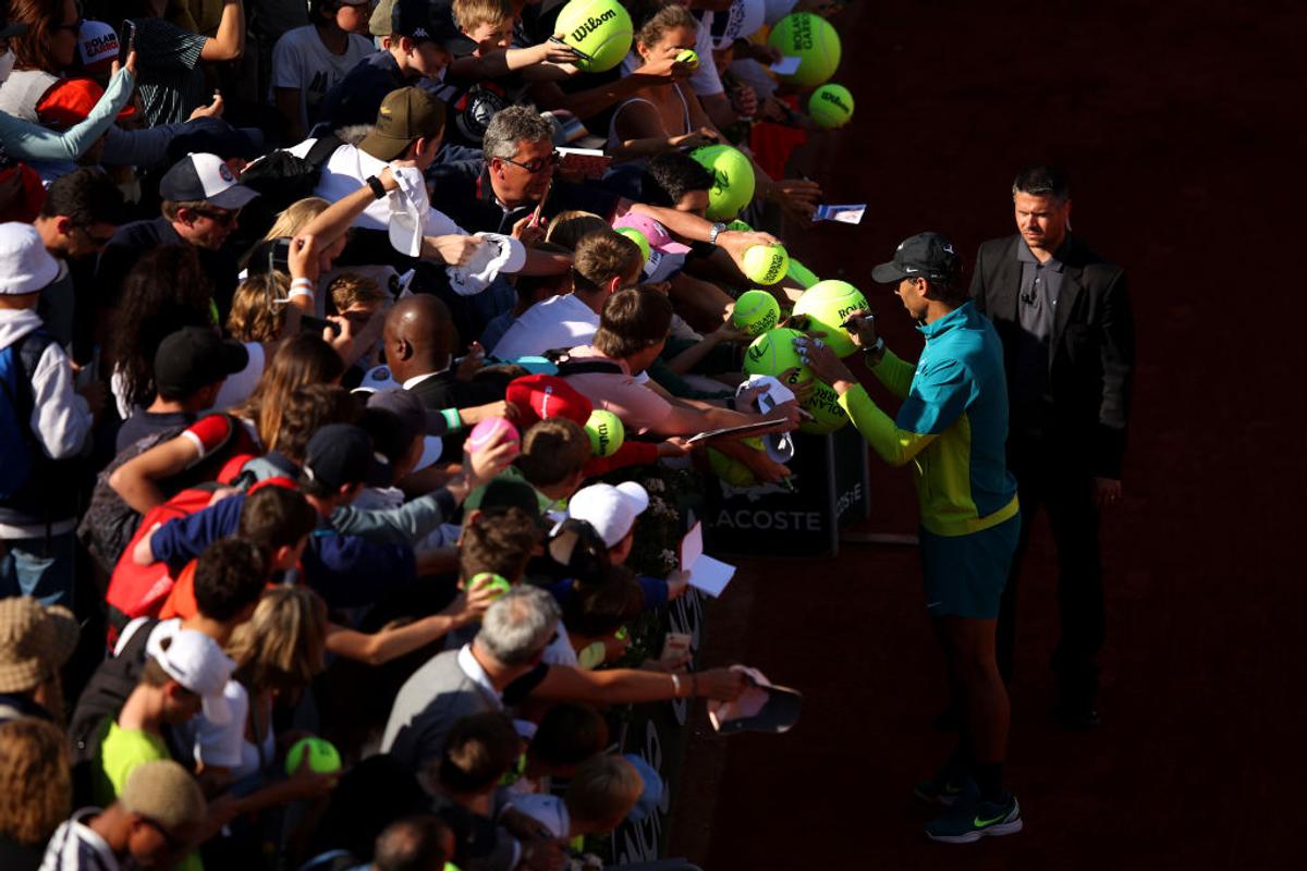 La un tur distanță de clasicul Nadal - Djokovic » Rafa, spectacol în „șaisprezecimi”: „De pe altă planetă!” + dilema unchiului Toni