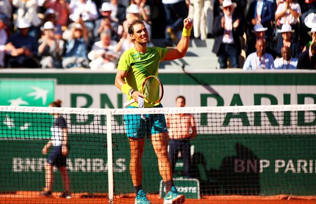 La un tur distanță de clasicul Nadal - Djokovic » Rafa, spectacol în „șaisprezecimi”: „De pe altă planetă!” + dilema unchiului Toni