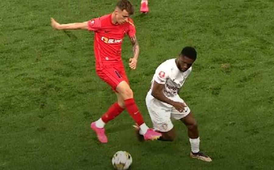 FOTO: Captură TV @Digi Sport 1 „Bad Boy” Tavi Popescu » ROȘU direct pentru un gest violent, la 5 minute după un gol superb