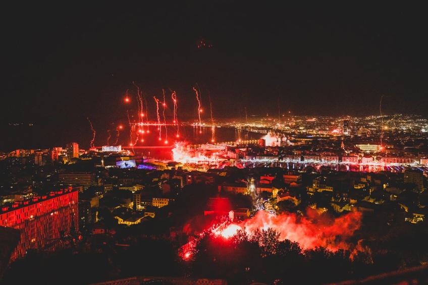 Fanii lui Olympique Marseille au sărbătorit 30 de ani de la câștigarea Ligii Campionilor. 
Foto: Twitter @Ville de Marseille