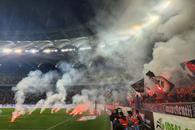 FCSB - Rapid, în pericol după ploaia de torțe și scandări rasiste » Cum au sfidat ultrașii anunțul crainicului