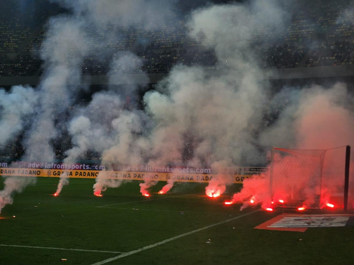 Scenografie, torțe și mesaje la FCSB - Rapid, 27 mai 2023
