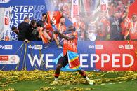 Cine e Luton Town? 10 lucruri despre nou-promovata care a uimit Anglia » În urmă cu 10 ani juca în liga a 5-a + Zdrobită în două meciuri de CCA!