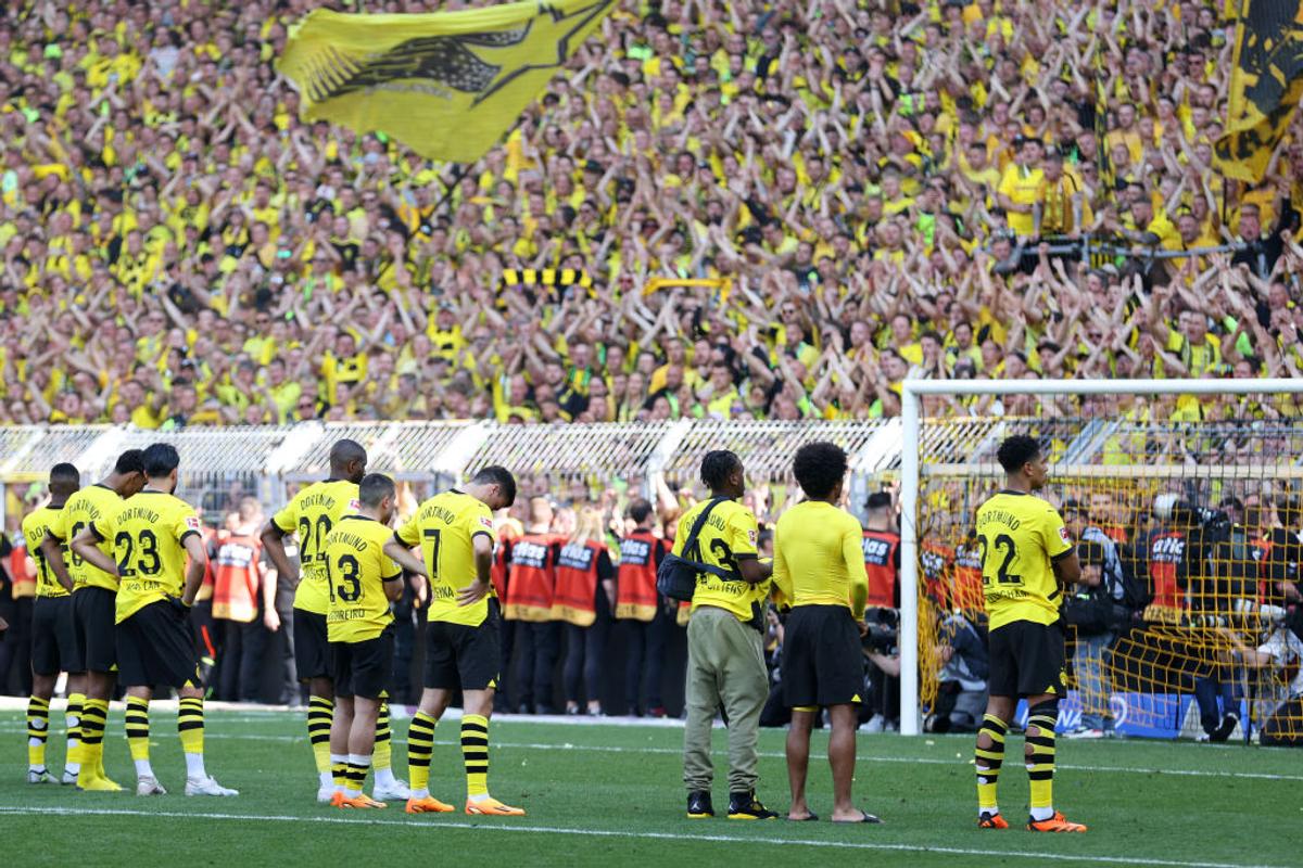 Vedetele lui Dortmund au început să plângă pe gazon, imediat după titlul pierdut în fața lui Bayern » Imagini emoționante