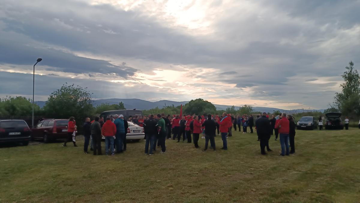 Apariție incredibilă la Csikszereda - Dinamo » Și-a făcut mască din steagul Ungariei