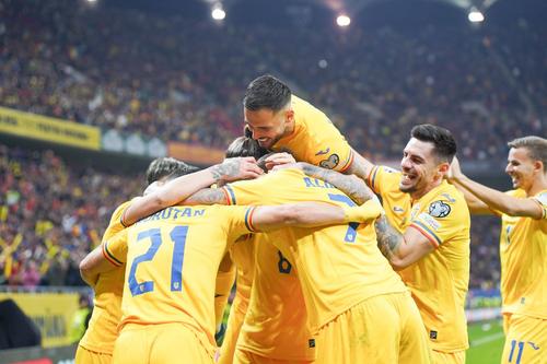 Răzvan Lucescu (55 de ani), antrenorul de la PAOK, vede cu ochi buni atmosfera creată la echipa națională înainte de Euro 2024.