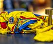 Gică Hagi a fost peste Rivaldo, Jose Mourinho » Tricoul „Regelui” cel mai prețios la licitația unde s-au cumpărat de aproape 200.000 de euro!