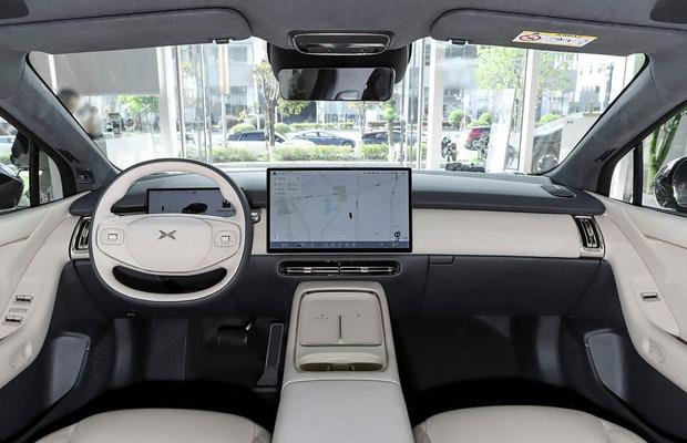 Mașina „extraterestră” care va fi lansată de chinezi » Pare din filmele SF: inteligența artificială va fi integrată în noul model