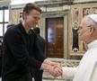 Scott McTominay, cel mai bun jucător al sezonului în Serie A, a fost binecuântat pe Papa Leon al XIV-lea / Foto: Imago