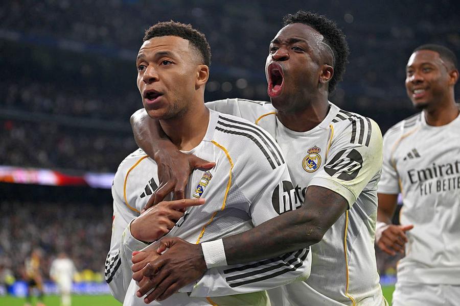 Vinicius, alături de Kylian Mbappe/ foto: GettyImages Mai mult decât ia Mbappe la Real! » Salariul monstruos pe care urma să-l încaseze Infantino dacă-i reușea planul