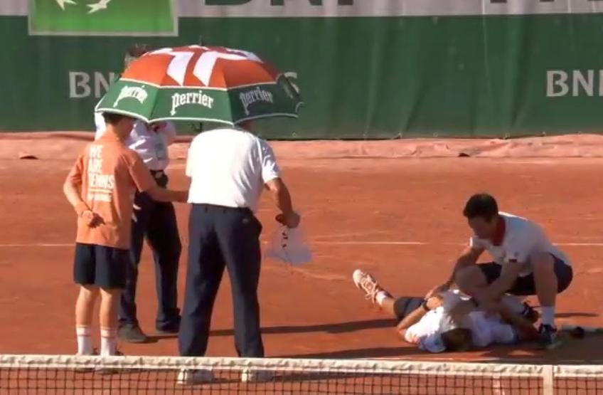 Jakub Mensik a terminat distrus meciul de la Roland Garros
