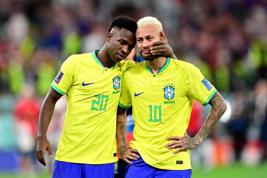 Vinicius îi cedează tricoul cu numărul 10 lui Neymar / foto: Imago Images Pep Guardiola a numit jucătorul pe care i-ar fi „plăcut la nebunie” să-l antreneze
