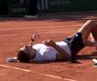 Scene dramatice la Roland Garros! A câștigat meciul turneului, dar nu s-a mai putut ridica de pe zgură