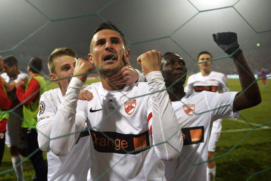 Dragoș Grigore a ieșit campion cu Ludogoreț (Bulgaria), cu care mai are contract încă 2 ani Un fost căpitan al „câinilor” anunță: „Mi-e dor de Dinamo și vreau să-mi închei cariera acolo. Dacă nu ca fotbalist, atunci maseur, conducător, orice e nevoie”