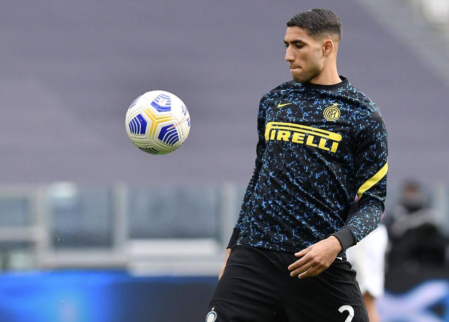PSG este gata de un nou supertransfer: Achraf Hakimi (22 de ani), fundașul lateral al lui Inter Milano. PSG, încă o lovitură » Francezii s-ar fi înțeles pentru transferul unei vedete de la Inter Milano