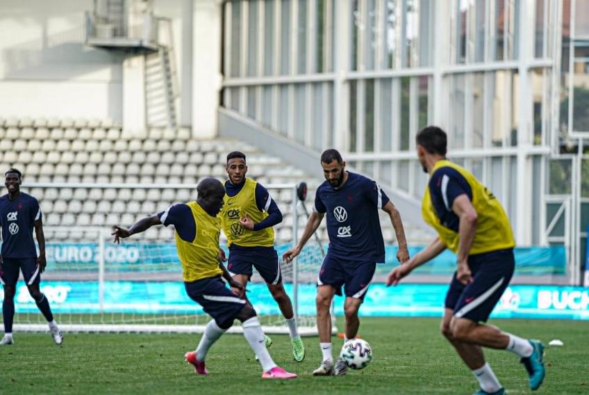 Franța s-a antrenat pe stadionul „Arcul de Triumf” / Twitter.com/equipedefrance