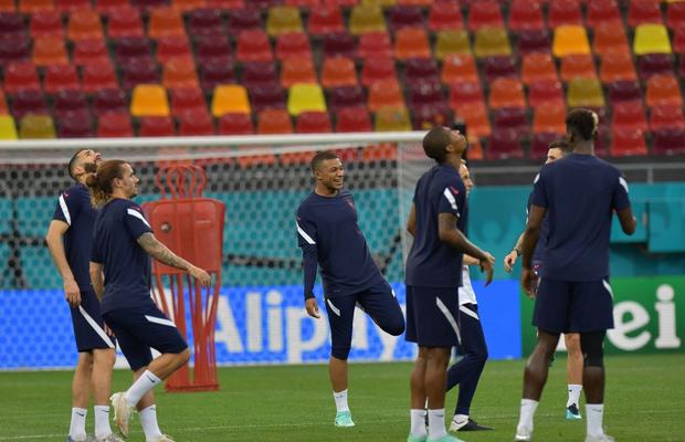 Antrenamentul Franței de pe Arena Națională, întârziat 5 minute » Detaliile observate de reporterul GSP