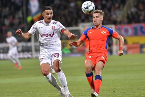 Ovidiu Hoban, în duel cu Darius Olaru
Foto: Imago