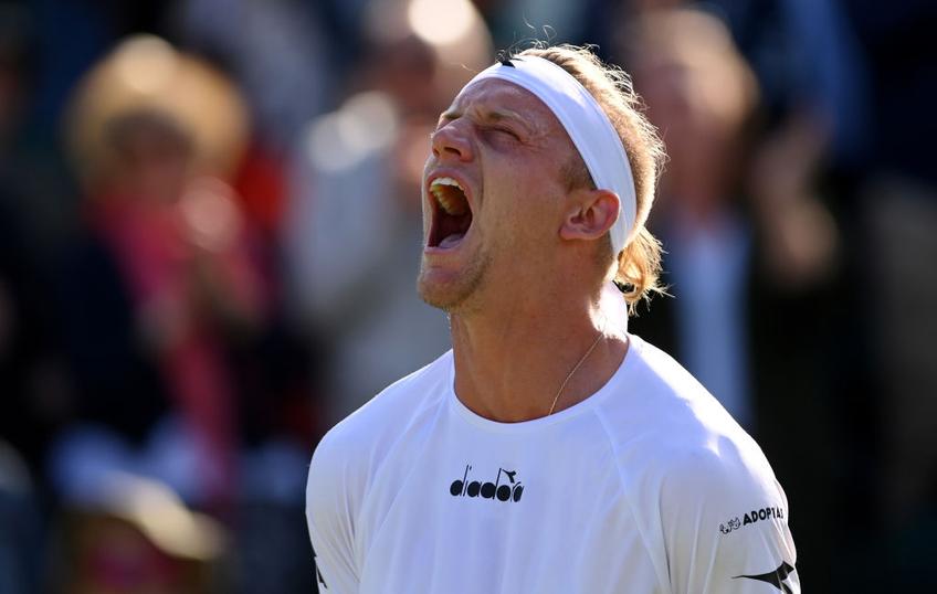 Polonezul Hubert Hurkacz (25 de ani, 10 ATP) a fost eliminat de spaniolul Alejandro Davidovich Fokina (23 de ani, 37 ATP) în primul tur al turneului de la Wimbledon. Prima zi a oferit și prima mare surpriză la Wimbledon.