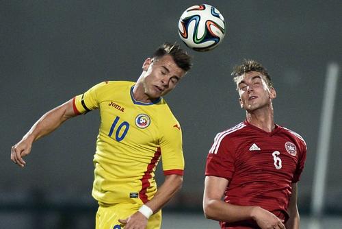 Bumba (stânga), în tricoul României U21