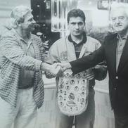 Hagi, între Emeric Ienei și Ramon Mendoza (dreapta)