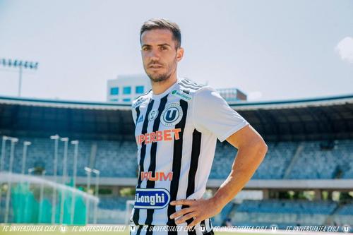 Alexandru Chipciu, 33 de ani, crede că importante sunt cele 13 trofee câștigate în carieră, crede că a greșit când a ales CFR-ul și mărturisește că transferul la U Cluj îl motivează peste măsură.