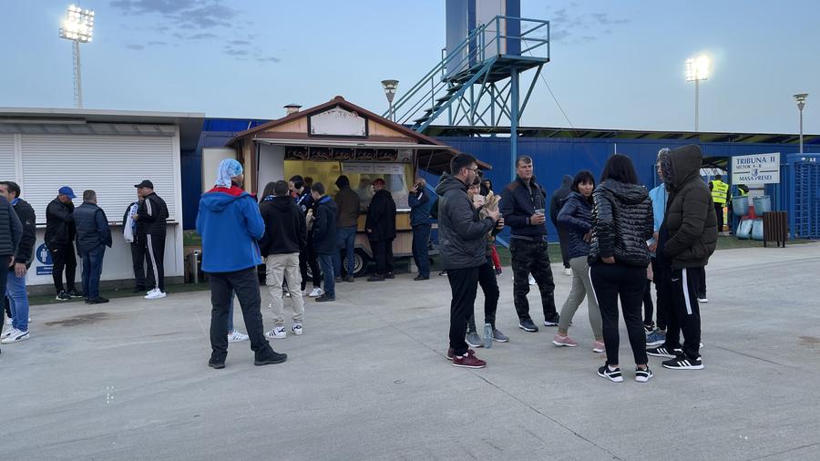 Mâncarea se poate cumpăra din căsuţe, aflate lângă stadion MATCHDAY EXPERIENCE, episodul 5 » Stadionul Farul: bine cu organizarea, defectuos la food-court și interacțiunea cu fanii