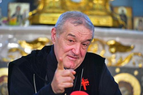 Gigi Becali a reacționat după ultimele declarații lui Mihai Rotaru, finanțatorul de la Universitatea Craiova, care îl ironizase pe patronul FCSB, anunțând că e dispus să plătească 2 milioane de euro pentru Darius Olaru, căpitanul FCSB.
