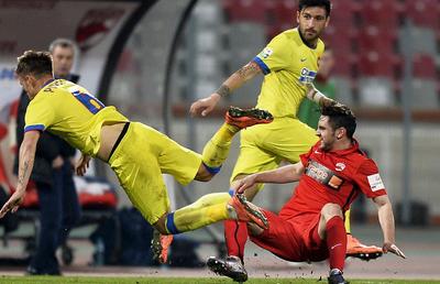 Fostul fotbalist din Liga 1 șochează! Antrenorul i-a cerut ȘPAGĂ pentru a-l titulariza: „Mi-a spus: «Îmi dai atâta», iar eu i-am zis «OK!»”