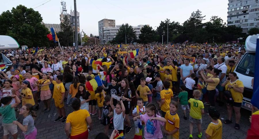 Galați/ Foto: Monitorul de Galați, credit imagini: DO Nu doar în București! Românii au ieșit aseară pe străzi în toată țara